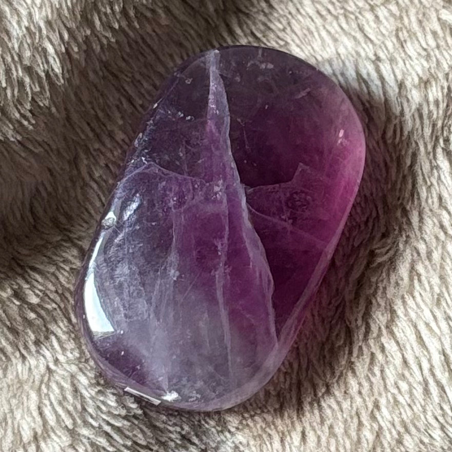 Fluorite palm stone Crystal - Witch, Pagan, Witchcraft, Altar, Spiritual