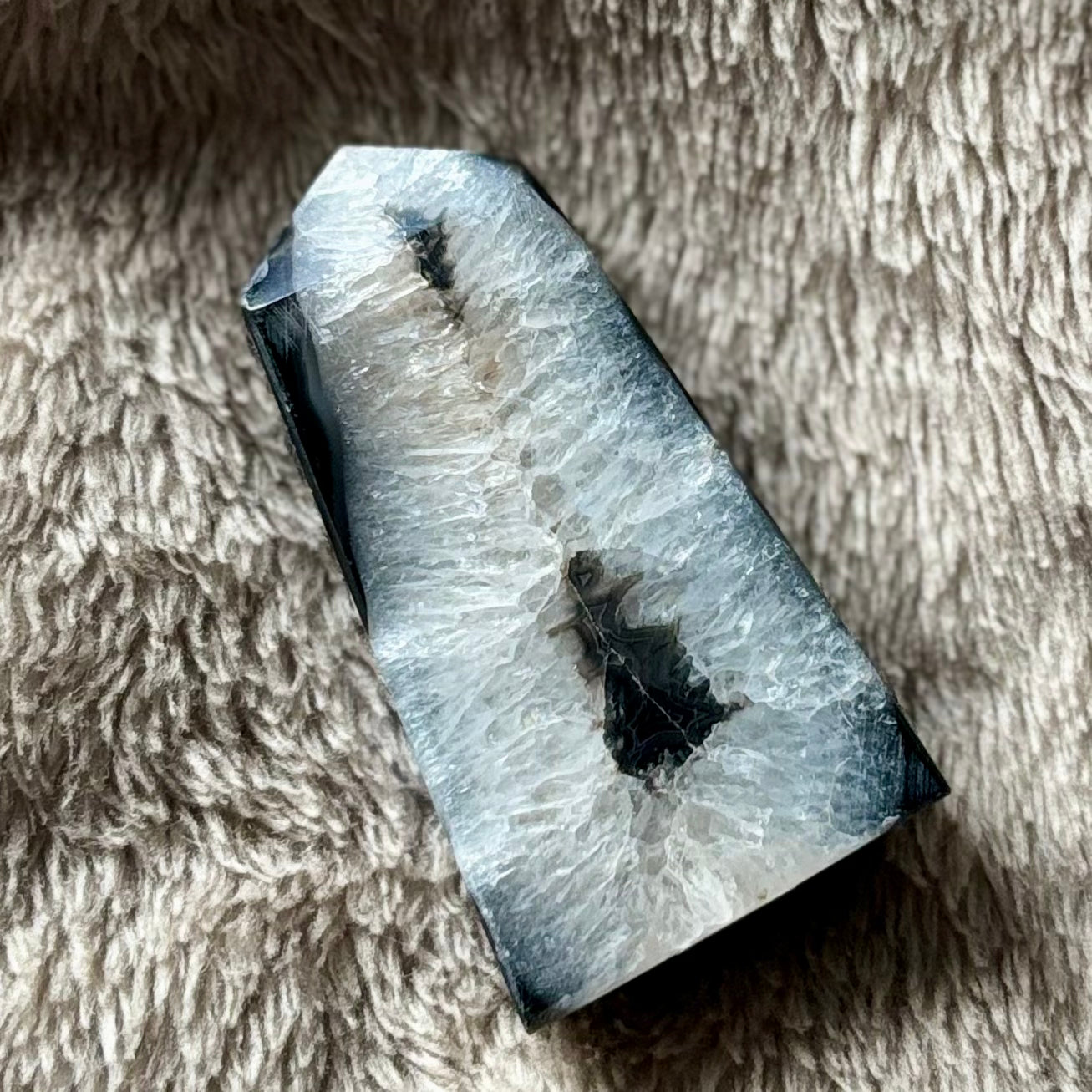 Black agate tower Crystal - Witch, Pagan, Witchcraft, Altar, Spiritual