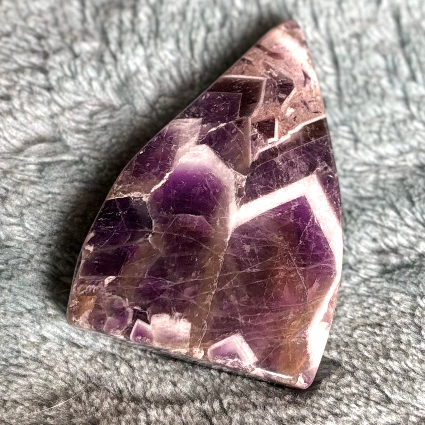 Amethyst flame Crystal - Witch, Pagan, Witchcraft, Altar, Spiritual
