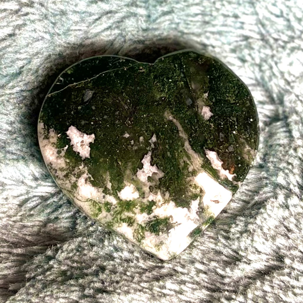 Moss agate heart Crystal - Witch, Pagan, Witchcraft, Altar, Spiritual