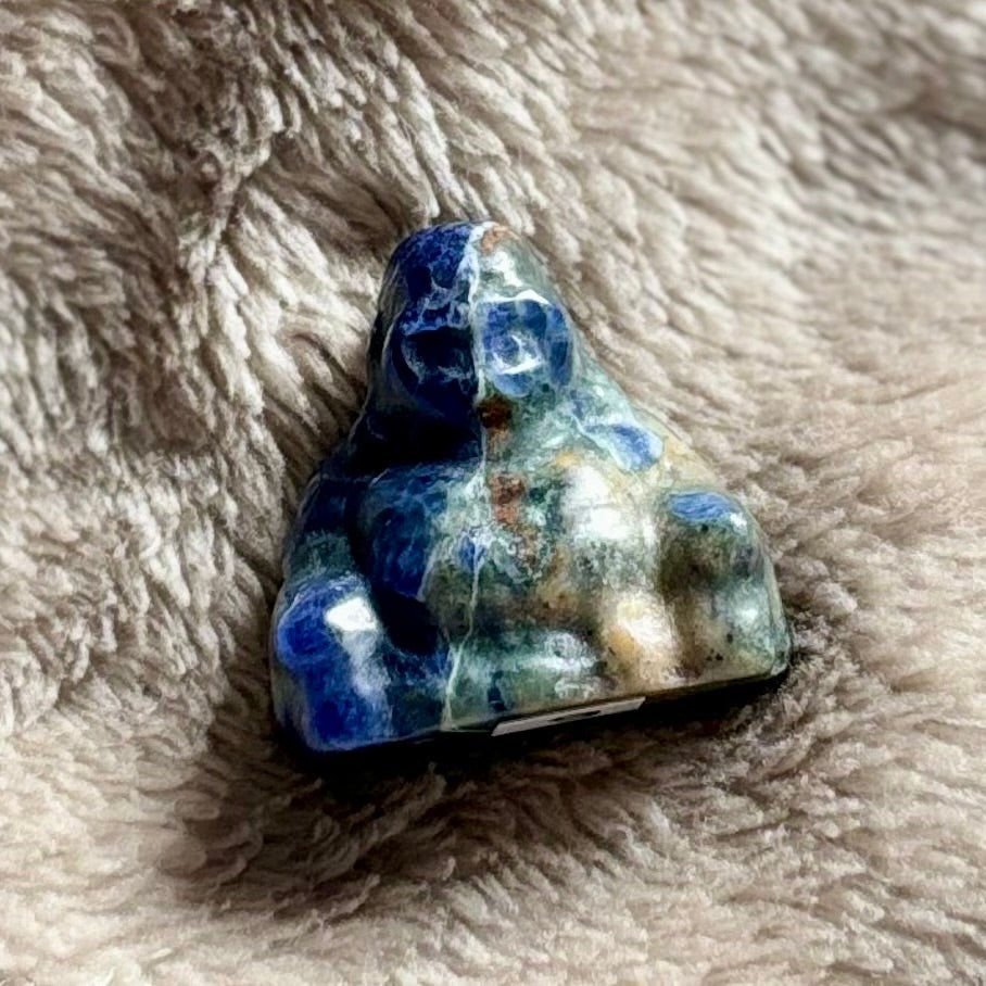 Sodalite buddha Crystal - Witch, Pagan, Witchcraft, Spiritual
