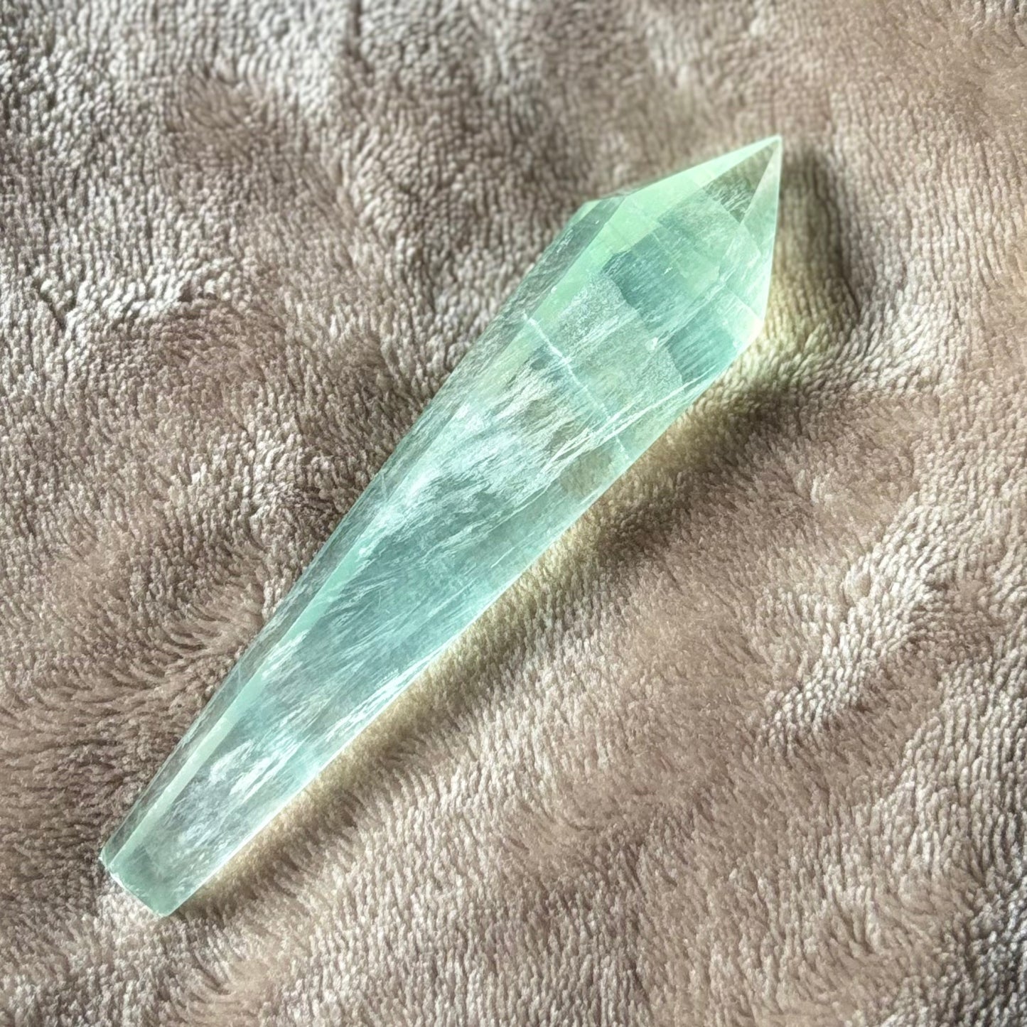 Green fluorite wand