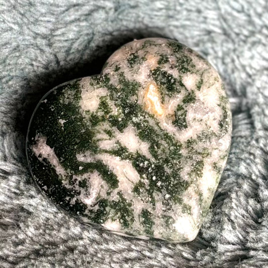 Moss agate heart