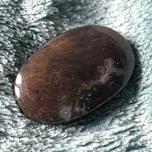 Moss agate palm stone