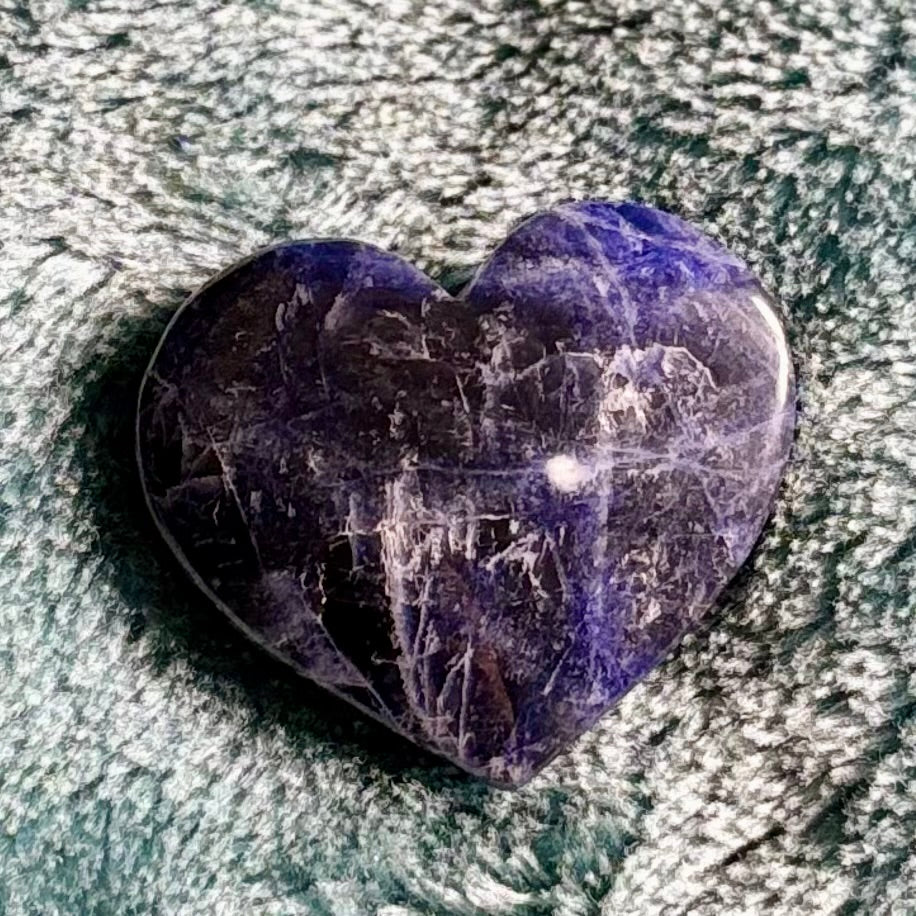 Sodalite heart